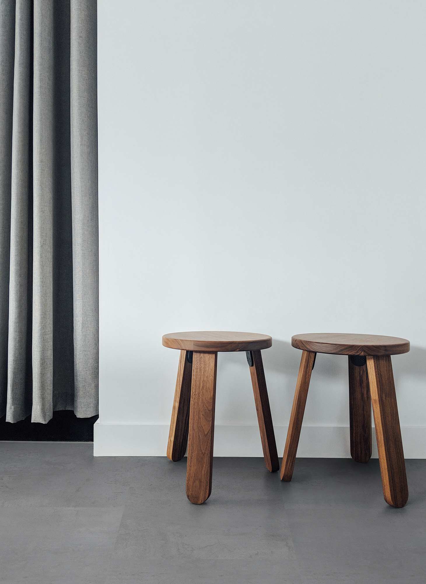 COREtec Essentials Tile Series Polished Concrete 95