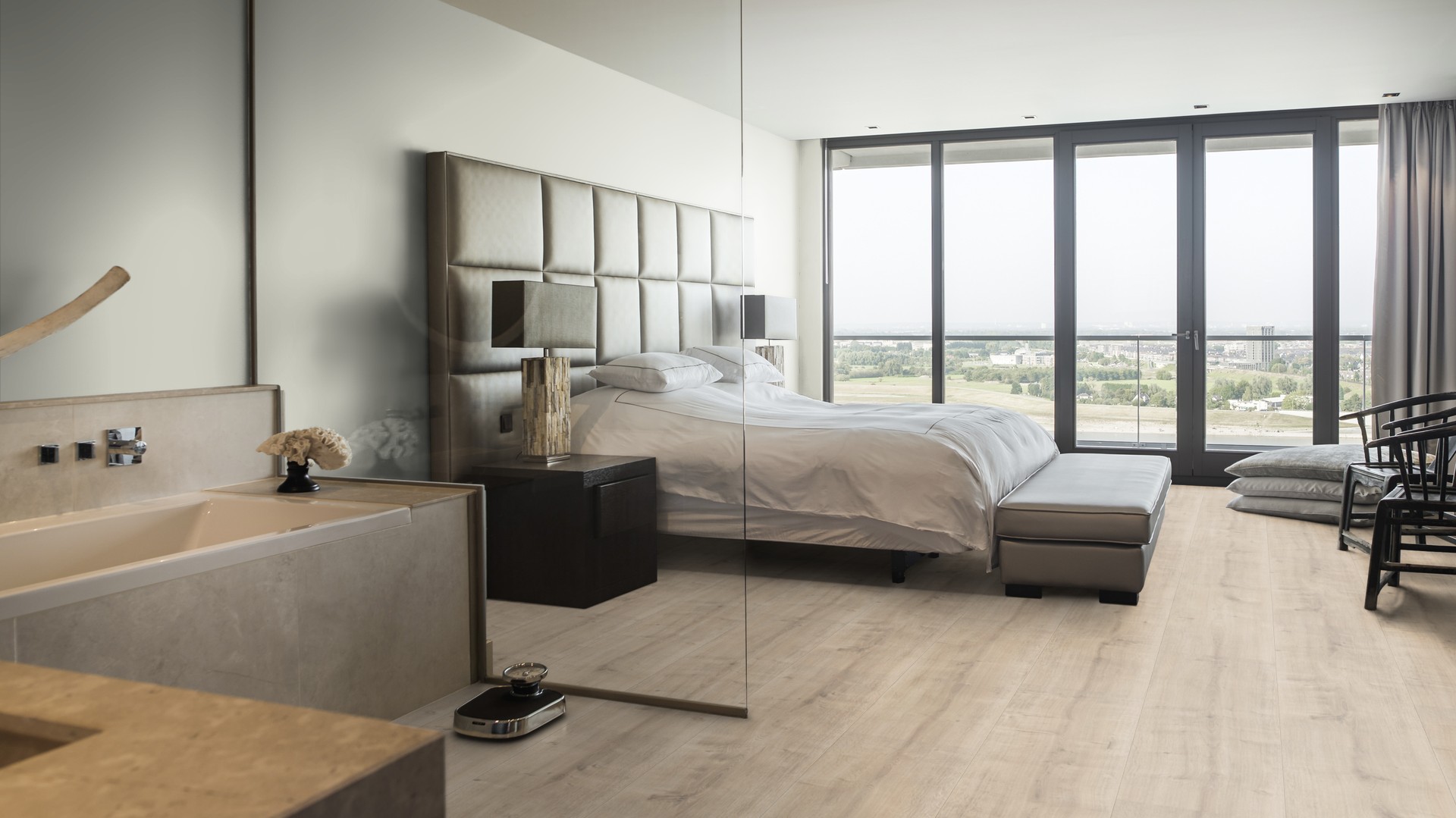 Egger Kingsize vgroef 8mm Hamilton Eiken Creme 107